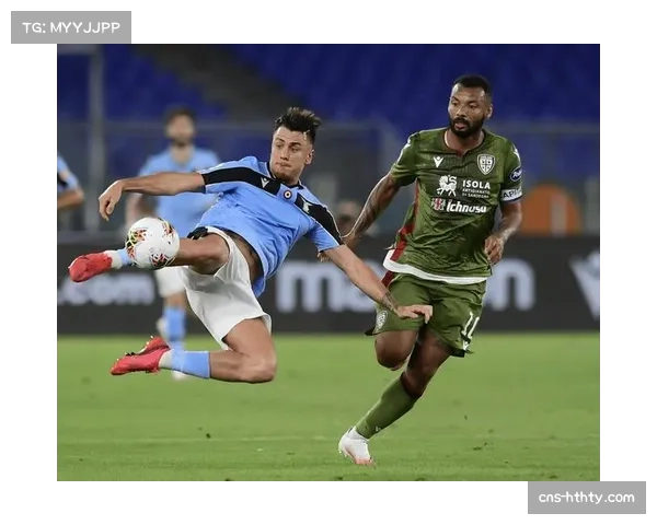 拉什福德欧冠闪耀诺坎普 经典动作致敬小罗引爆全场热烈欢呼