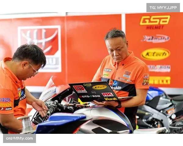 老将黄世钊赛车故障遗憾失冠,赛后拥抱队友肖进展现体育精神